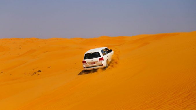 Oman: 11 Tage Zelttour mit Offroad, Bootstour, Canyoning Oman: 11 Tage Zelttour mit Offroad, Bootstour, Canyoning