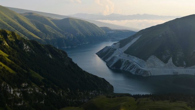 Kesenioam See in Tschetschenien Tschetschenien: Kesenoiam See
