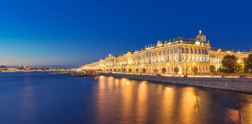 shutterstock_673857559_sankt_petersburg_weisse_naechte_eremitage